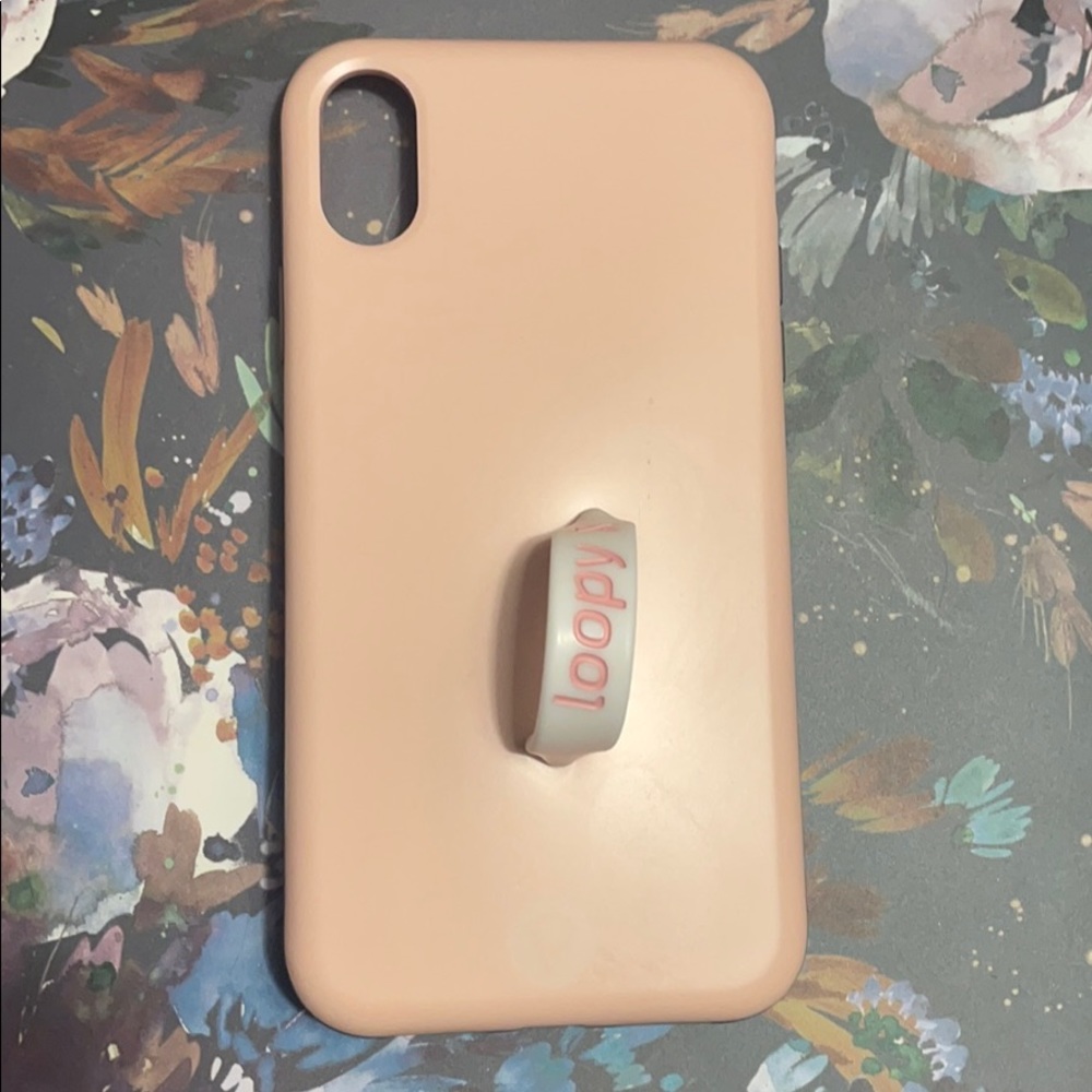 Pre-loved blush loopy case. Case fits iPhone XR